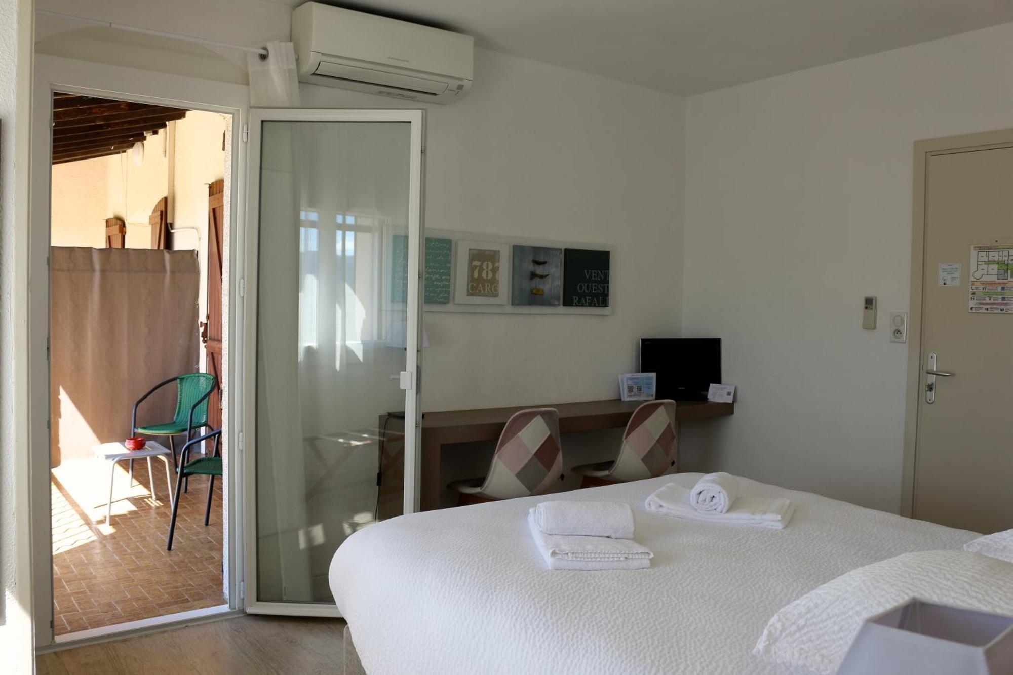 Hotel De Vacances De La Vignasse Chandolas Екстериор снимка
