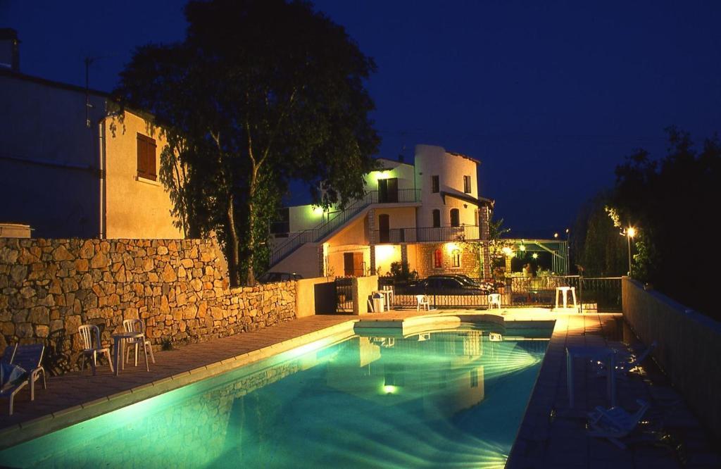 Hotel De Vacances De La Vignasse Chandolas Екстериор снимка